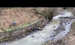 Trabzon'da feci kaza! Araç dereye uçtu, 19 yaşındaki sürücü hayatını kaybetti...